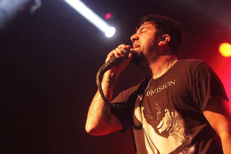 Deftones’ Jumpy Trip With The Engine No.9 In Bandung